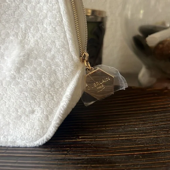 New cute Guerlain cosmetic bag BUNDLE 💄 - Picture 2 of 8